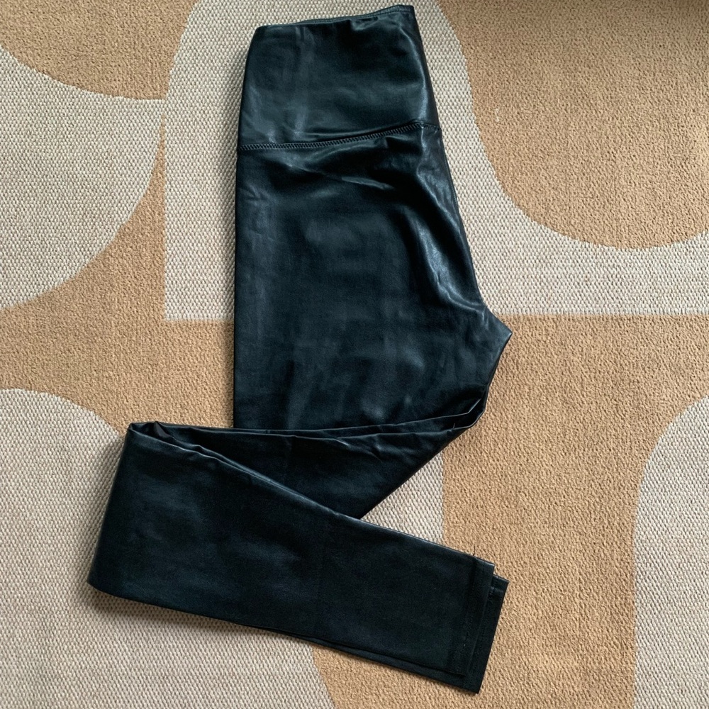 ✨Daria Vegan Leggings - Picture 3 of 8
